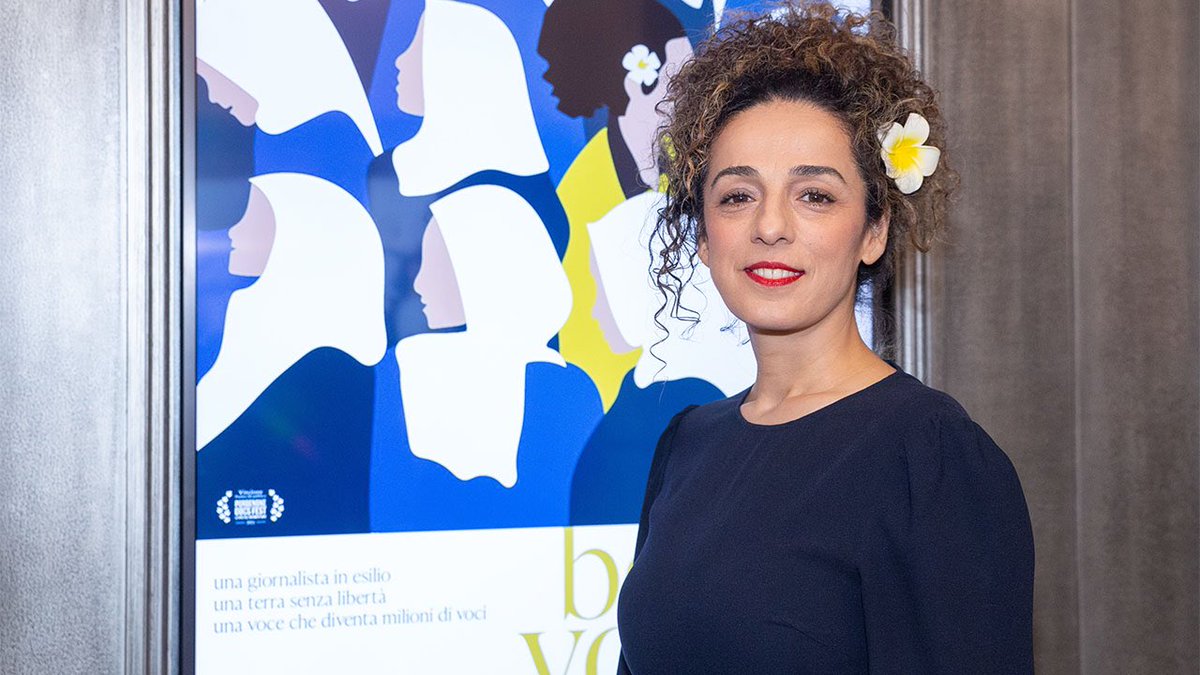 LuciaMascino's tweet photo. Non ho mai detto di voler cambiare il mondo: io voglio solo cambiare il mondo intorno a me. Tutti possono farlo #MasihAlinejad

Il miglior modo per celebrare l’#8marzo è di andare al cinema a vedere la storia della sua rivoluzione,in #BeMyVoice 

#8Marzo2022 #donne @AlinejadMasih https://t.co/dh10aoMi81