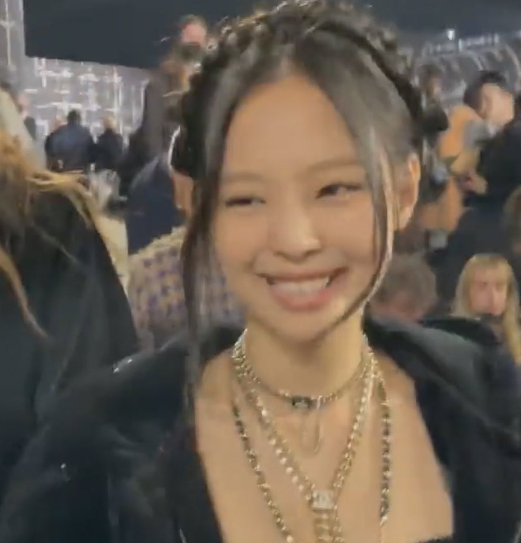 jenniethinker's tweet photo. the cutest <3 https://t.co/GAI06jv26F