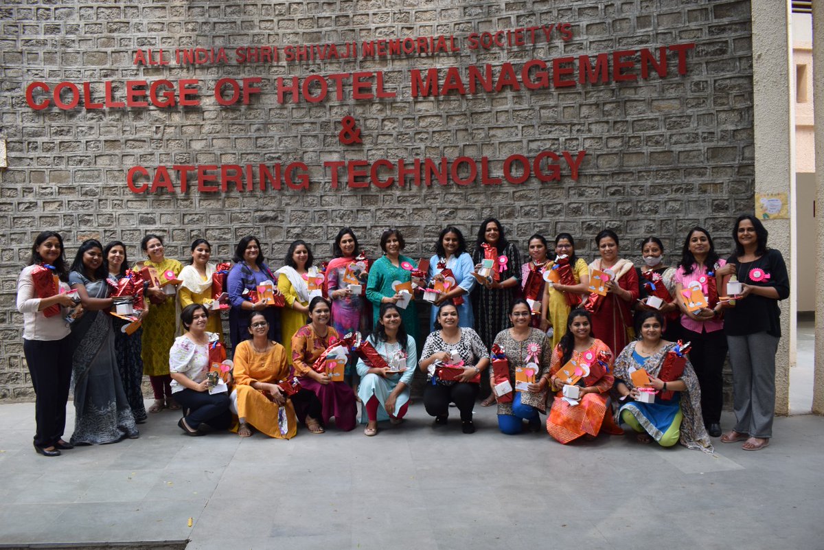 AISSMS_CHMCT's tweet photo. Todays women changes hats and roles very often as she tries to conquer the new horizons and uncharted territories.
A Grand celebration of International Women's Day at #aissmschmct. A big thank you to all the male faculty for a wonderful experience and memories. #womensday2022 https://t.co/D9hC7C9vgN