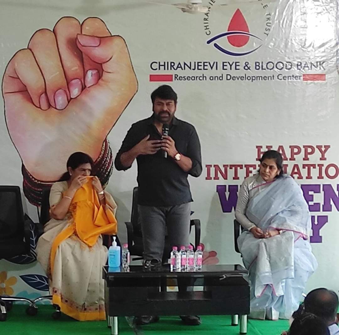 TeamChiruMHBD's tweet photo. @KChiruTweets garu Participated in International Women's Day Celebration

#TeamChiruMHBD #TeamChiruMahabubabad
#MegastarChiranjeevi  #WomensDay https://t.co/1AxMQ98wG6