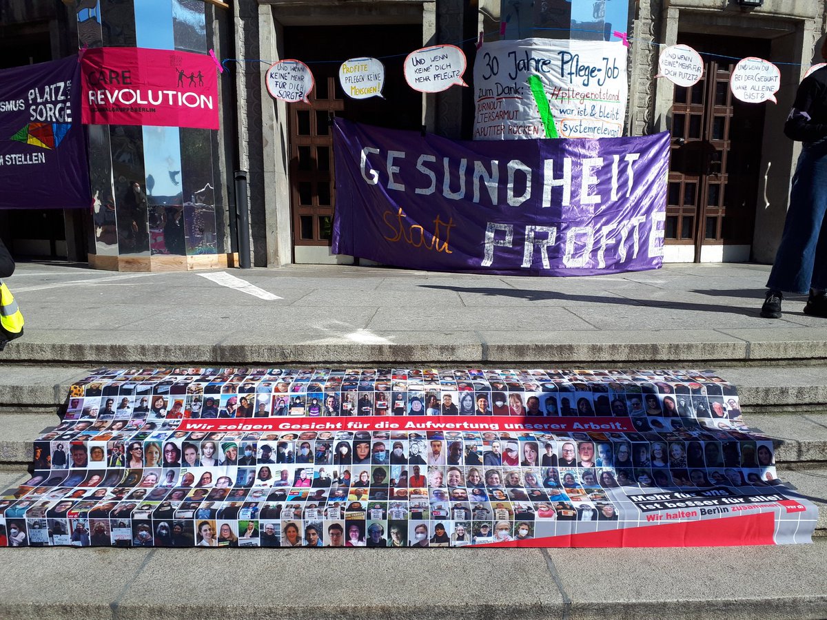 Jetzt raus zum internationalen #Frauenkampftag am Rosa-luxemburg-platz! Gemeinsam #care denken und für die #Aufwertung nicht nur der Erziehungs- u. Sozialdienste kämpfen! #Freieträgerfairelöhne