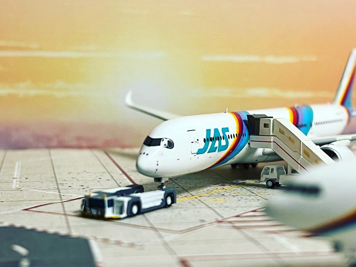 bulan_estimate's tweet photo. もしもシリーズ
もしJASが残ってて、777 PWを置き換えるためのA350を導入したら…
#ジタク・オヘヤ空港
#jas
#japanairsystem
#日本エアシステム
#ウソ飛行機
#仮想塗装 https://t.co/DPc5035zTd