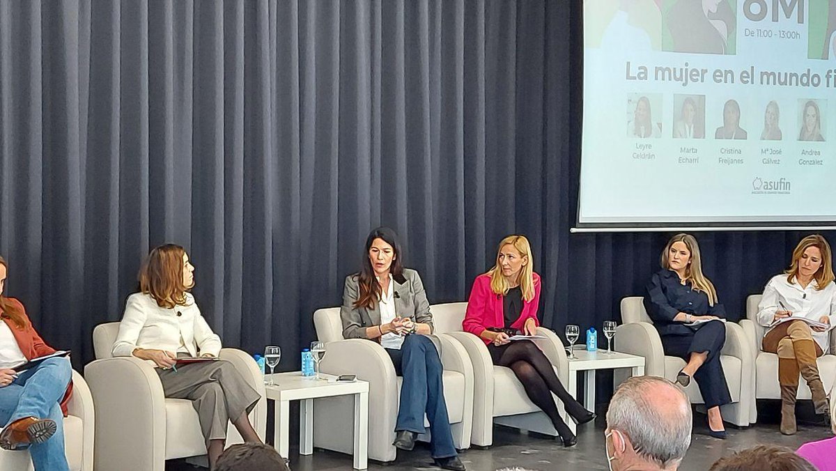 .<a href="/marta_echarri/">Marta Echarri</a> de <a href="/N26ES/">N26 España</a>, sobre el papel de las mujeres en la #Fintech: "No puedes ser lo que no puedes ver. Necesitamos modelos femeninos" #8M #DíadelaMujer #CongresoASUFIN