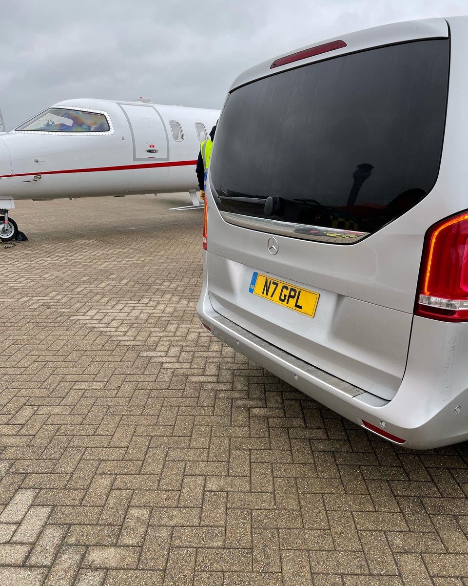 GplCars's tweet photo. #chauffeur #chauffeurlondon #vips #london #privatejet #Tuesday https://t.co/Kn0xZkSsFp