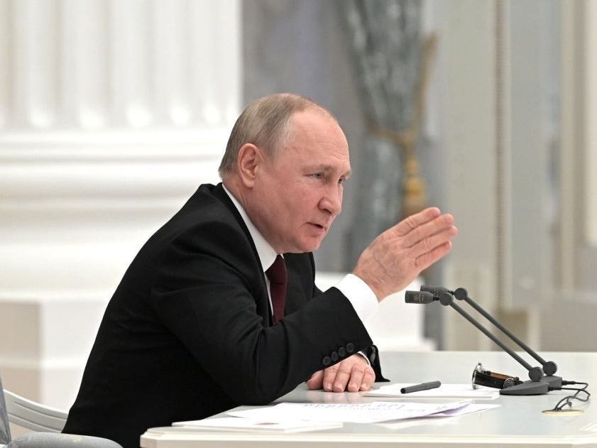 News24's tweet photo. Russia reacts to global condemnation of its Ukraine war by publishing list of 'unfriendly countries' | @BISouthAfrica 

https://t.co/t7cqmlrRvS https://t.co/aBY2stlrvL