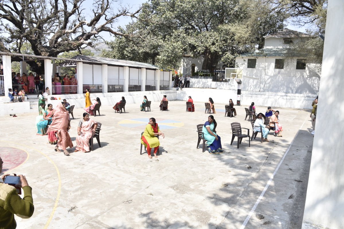 ISA_MountAbu's tweet photo. "Gender equality today for sustainable tomorrow"
ISA CRPF,Mt Abu celebrated #InternationalWomensDay2022
Jacaranda saplings were planted for a better tomorrow followed by talent hunt competition among the lady wives.Smt Manmohan Shekhawat,Prez RCWA graced the occasion
@crpfindia https://t.co/SE9TeQ9BjI
