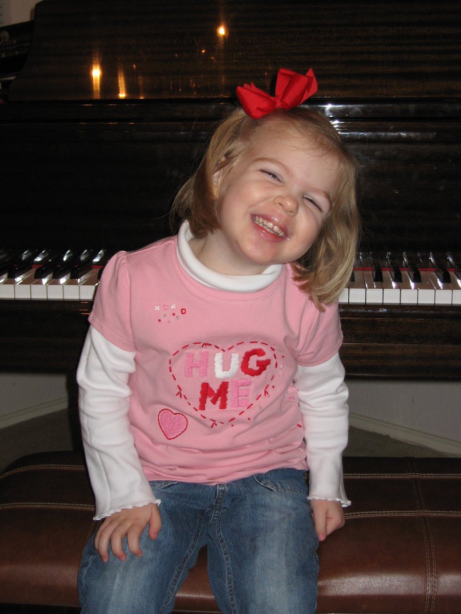 Smiling BIG for 18 years!  Happy birthday <a href="/katevanvessem/">Kate Van Vessem</a>! 🎉❤️🎉