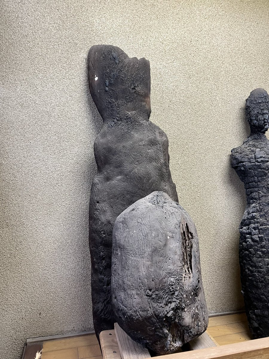 神宮寺の焼け仏！ 明治期の火事で焼け出された仏像群。 誰が誰だか