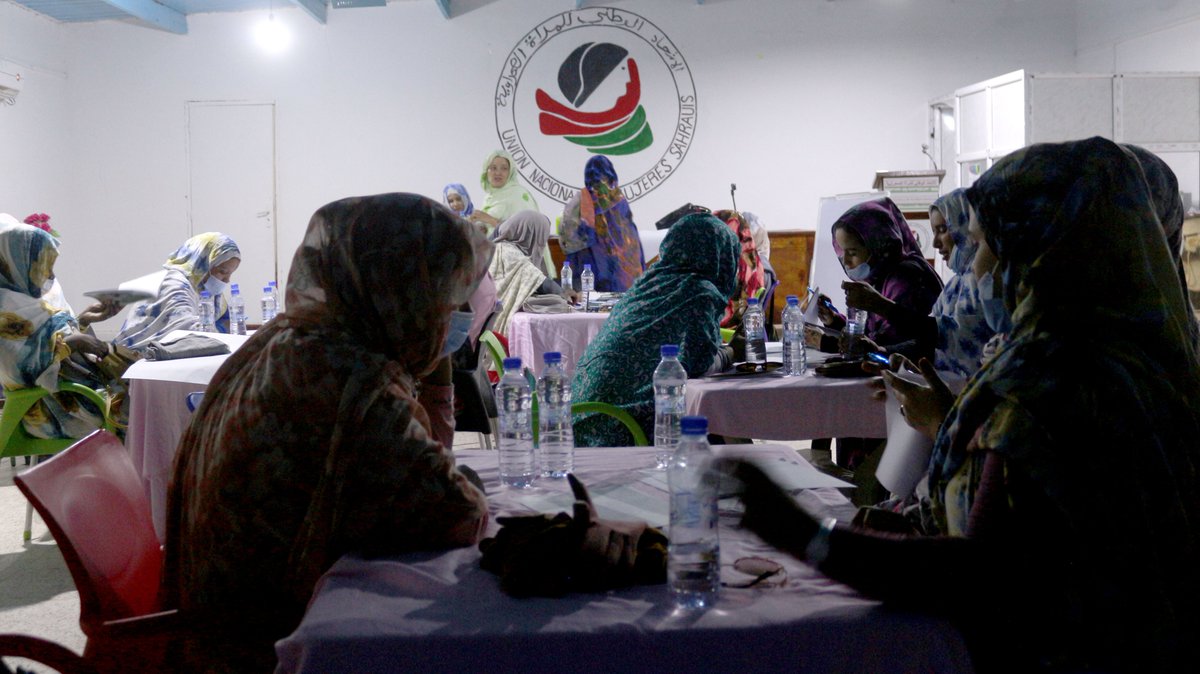 FiSahara's tweet photo. On #InternationalWomensDay we continue to remember the Sahrawi women. At #FiSahara we have always done it, organizing Film #ImpactWorkshops for women from all the #refugee population camps in #WesternSahara. ๐ช๐ญ
๐๏ธCinema for #SocialChange.
#March8 https://t.co/OvQdzwqTeI