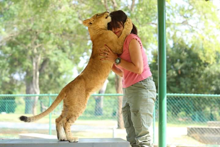 The warmest hug from my lil girl #dorathelion #standwithsher 
Photo credit to Krishan Kariyawasam