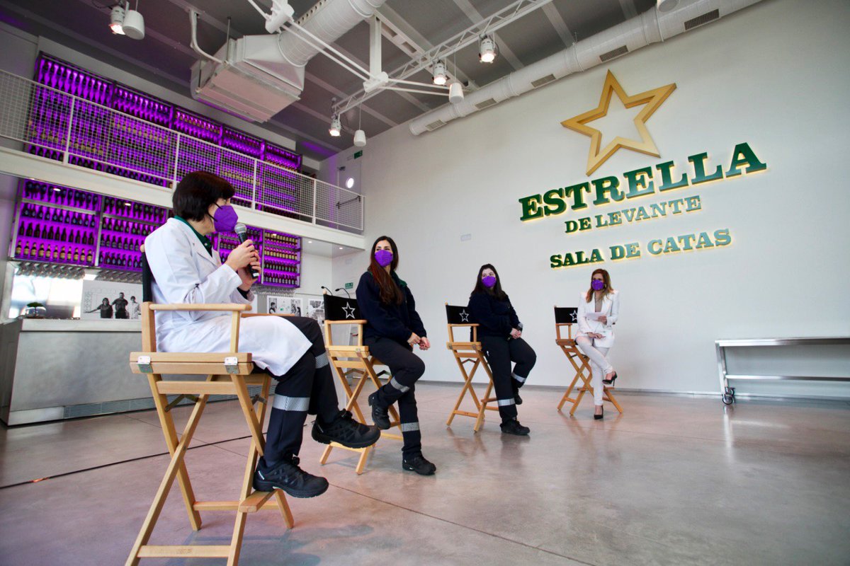 yayodelgado's tweet photo. 💜 Presentación del II Plan de Igualdad de @estrellalevante hoy en #SaladeCatas y mesa redonda con tres grandes mujeres de la hostelería murciana y trabajadoras de @estrellalevante
#DiaInternacionalDeLaMujer

Pilar García (Salzillo)
Carmen Melenchón @MaranaCerve 
@estrellacarri15 https://t.co/Gk5eIhkxWq
