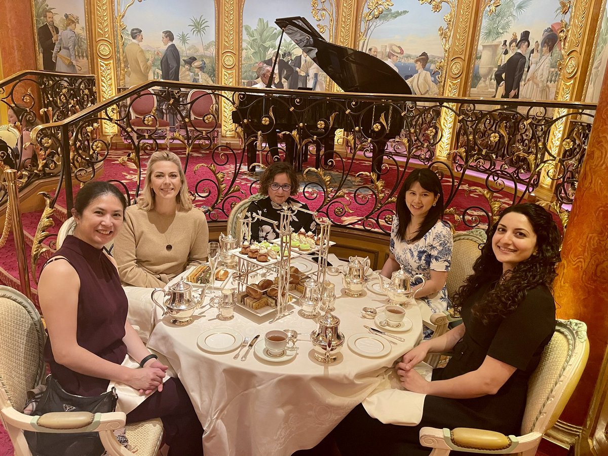 Thinking of my fantastic friends, family  and colleagues today on #InternationalWomensDay.

Together we can and we will 💪🏼 😉 

#IWD2022 #BreakTheBias #WomenSupportingWomen 
<a href="/WomenSurgeonsUK/">Women in Surgery</a> <a href="/medicalwomenuk/">MWF</a>