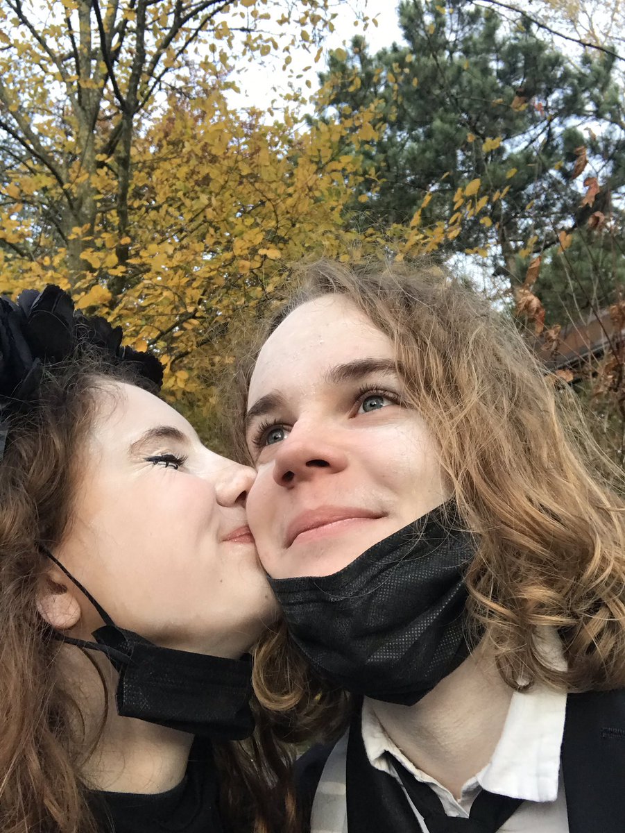 marinebrgr's tweet photo. Et 4 saisons de plus avec toi 🌸☀️🍂❄️ https://t.co/htcGT9VwxY