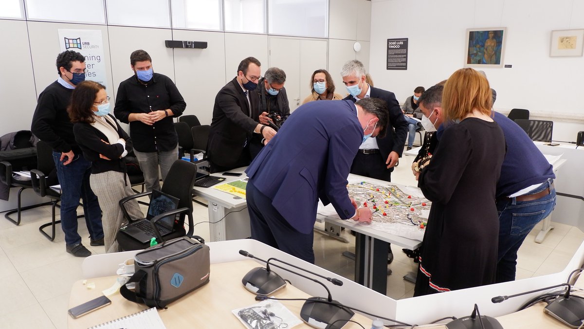 UrbSecurity's tweet photo. In the context of the UrbSecuriy, #URBACT project, on 28th of February an initiative involving the municipal executive took place with the aim of testing a collaborative method for identifying/making decisions based on the principles of games.
https://t.co/ZHWByNjW2V https://t.co/782tTLCxQN