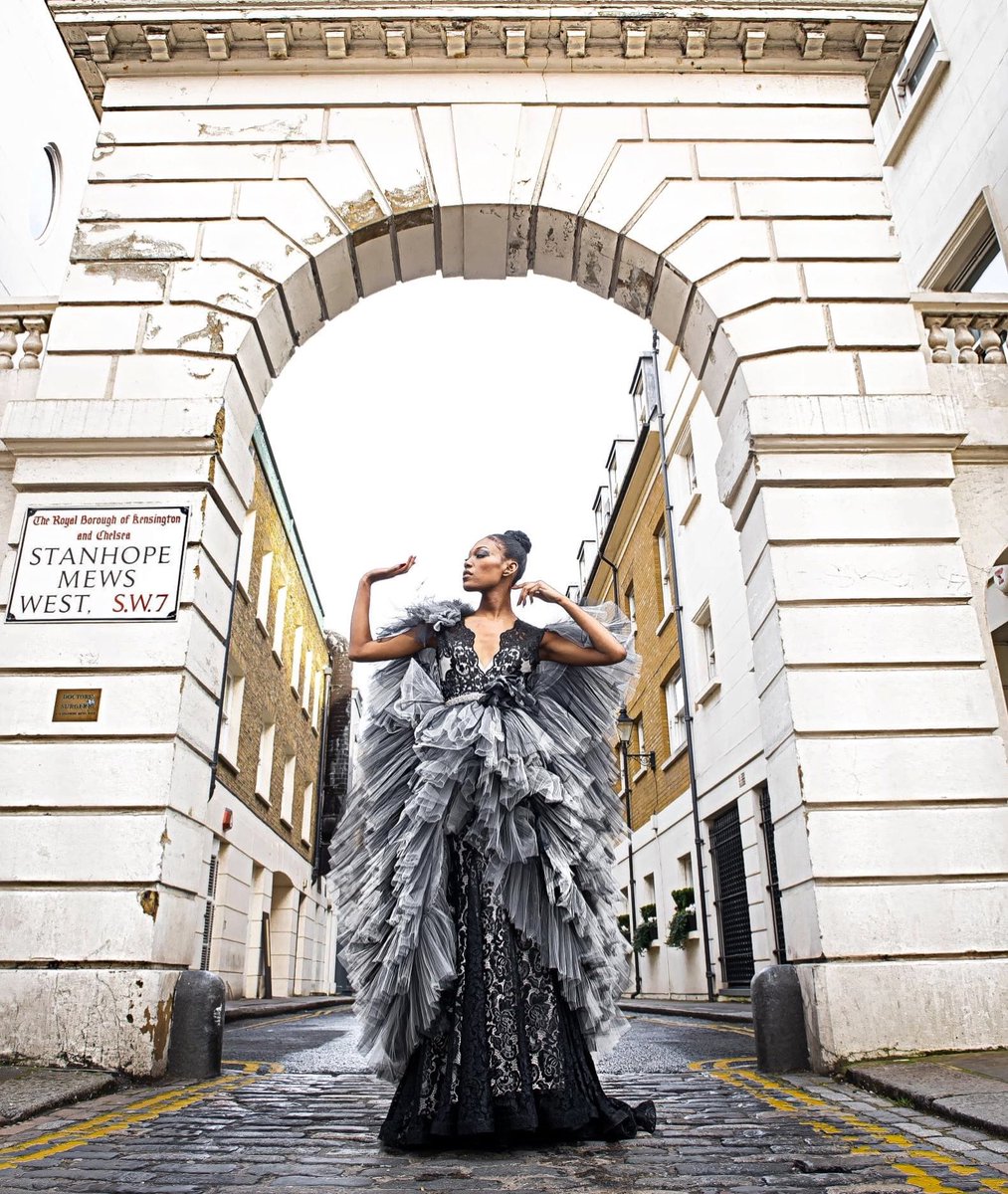 MarkGOnPoint's tweet photo. While in London, United Kingdom #MarkGOnPoint. Fashion Shoot with #Designer @joansbridal
Team @muse_fashion International Print / Runway #SuperModel #Queen @smooooothjazz #goddess #london🇬🇧 #TeamMUSEFashion
#fashion #style #love #like #photography #photooftheday https://t.co/wtmghcCU2v