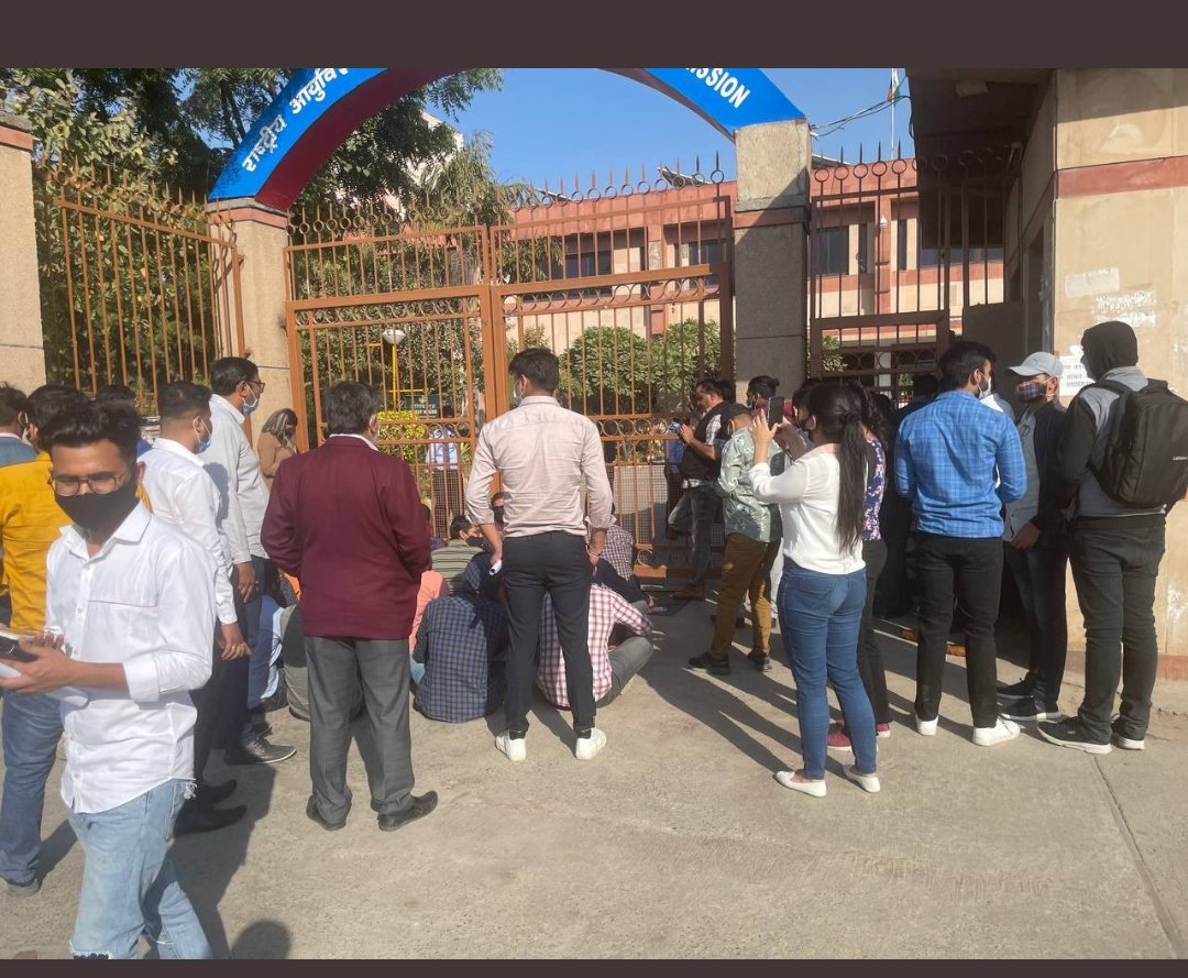 AniketS70382009's tweet photo. #nmcinjustice nmc is not ready to talk many students are sitting on nmc gate but they are not ready to talk https://t.co/Y7jHu27W4R