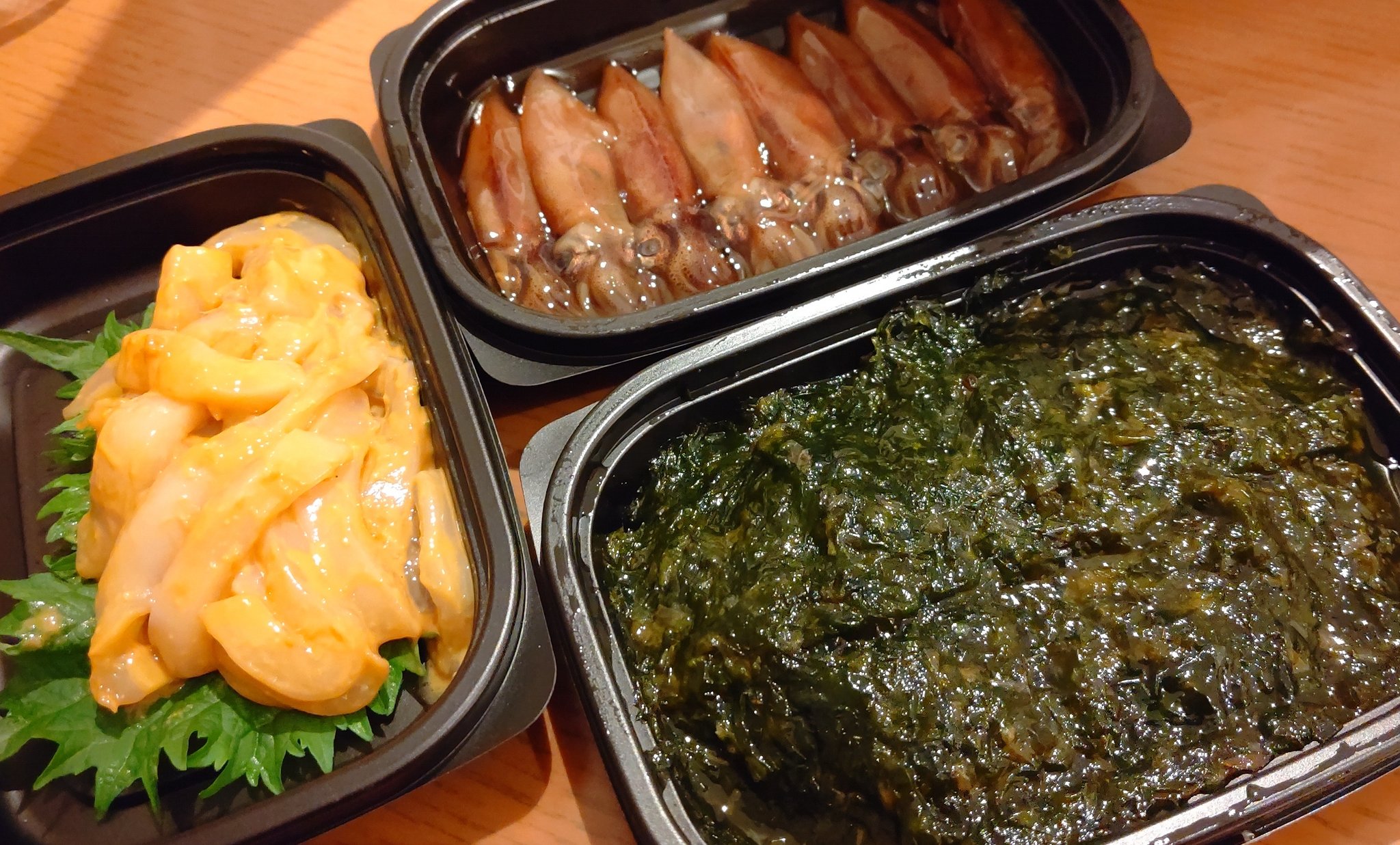 かなめ 酒と猫とツマミは最高 おかげメシには毎度感動してるがおツマミ達も美味すぎて笑った いやしかし1番驚愕したのが塩辛 全く生臭くない 柚子の爽やかさ イカのねっとりとした食感がクセになる ホタルイカも絶妙な味付けだからこそ感じる旨味