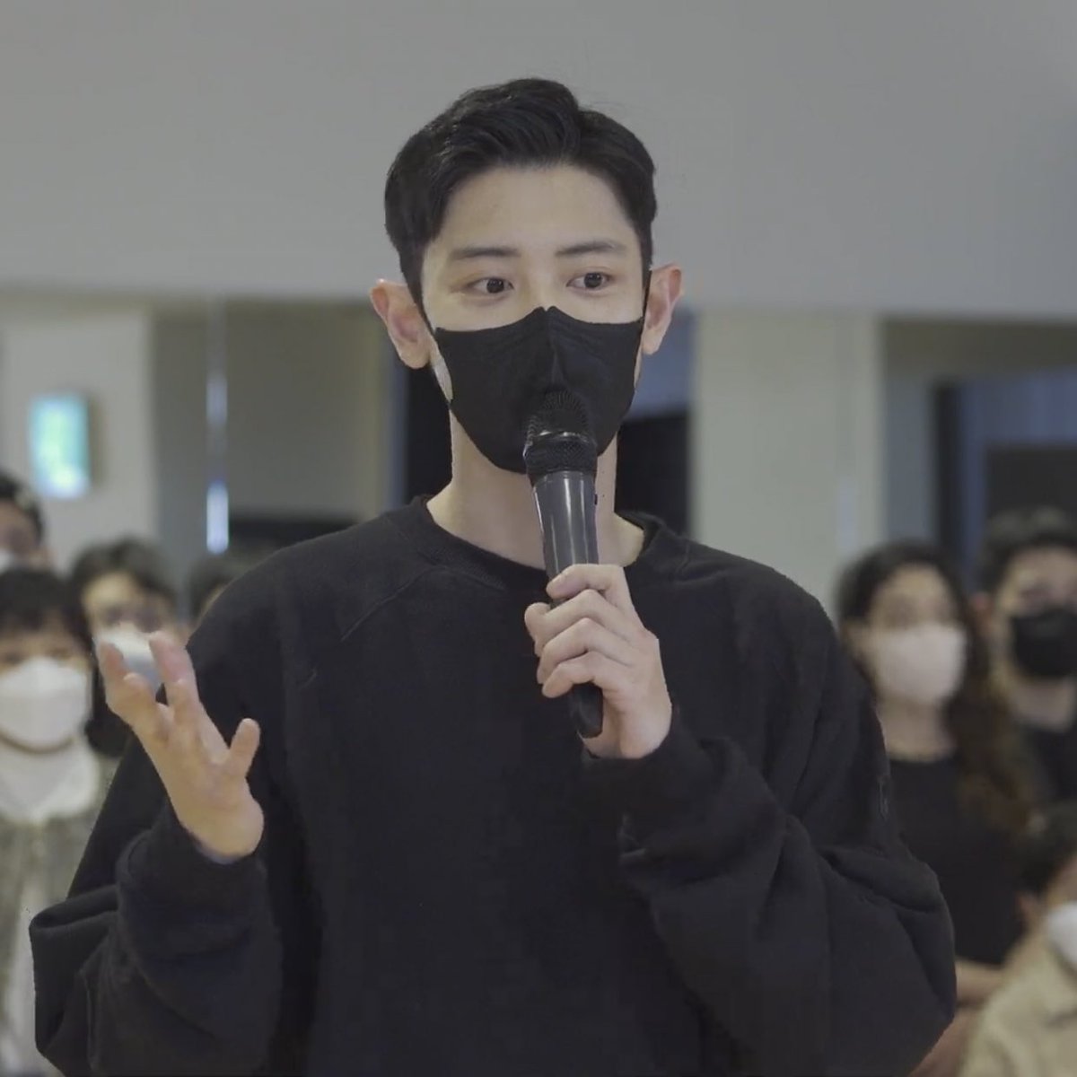PARK CHANYEOL is so handsome😭

#찬열이와라만라이브
#LiveWithLamanYeolie
#CHANYEOL #찬열