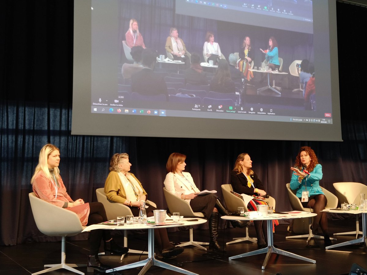 All women panel at @ClimateChance summit to discuss  on concrete recommendations for an ecofeminist European Green Deal #womensdayeveryday 
More in this amazing report by @Green_Europe @WECF_INT : eeb.org/library/why-th…