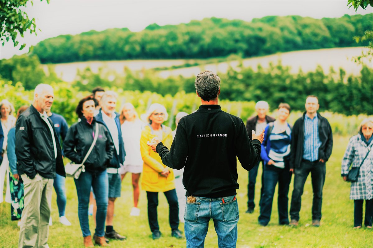 Tickets now available for our 2022 Vineyard Tours &amp; Tastings! Head over to our website to book now: 
saffrongrange.com/product/vineya…