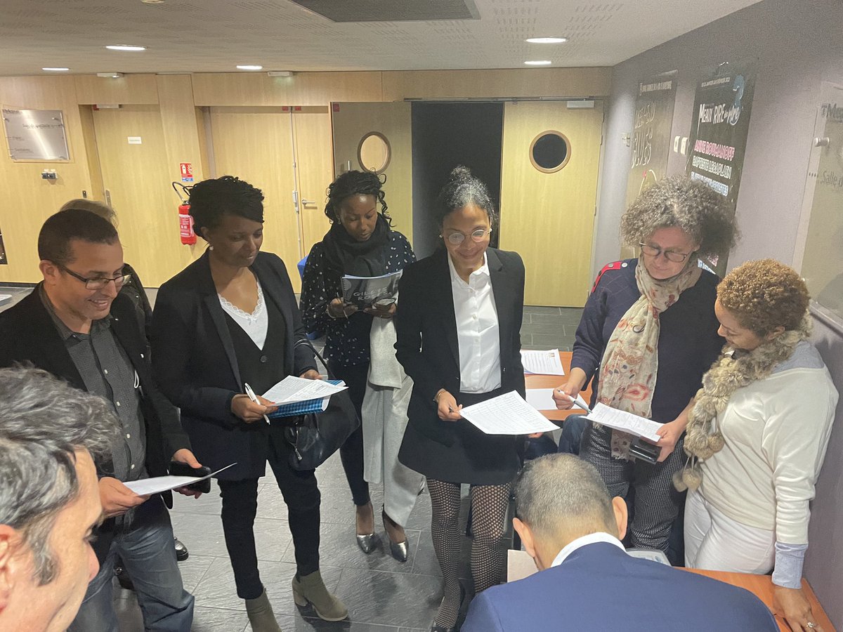 Prefet77's tweet photo. La Préfète déléguée pour l'#EgalitéDesChances, jury du concours d’éloquence  "Les Arènes de la République" à @villedemeaux.

Bravo à ces #jeunes orateurs engagés pour leur témoignages #citoyens ! https://t.co/zUWTzx5XdW
