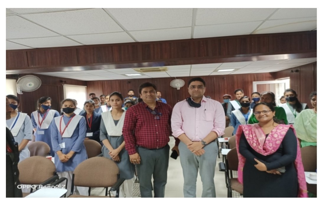 08 मार्च, 2022 लखनऊ
अंतरराष्ट्रीय महिला दिवस के अवसर पर एयरोनॉटिकल ट्रेनिंग इंस्टीट्यूट में एक संक्षिप्त आयोजन के पश्चात छात्राओं एवं महिला सहकर्मियों के साथ।
अंतरराष्ट्रीय महिला दिवस की शुभकामनाएं।
— विश्व भूषण, अपर निदेशक (प्र०)
नागरिक उड्डयन निदेशालय, उ०प्र०