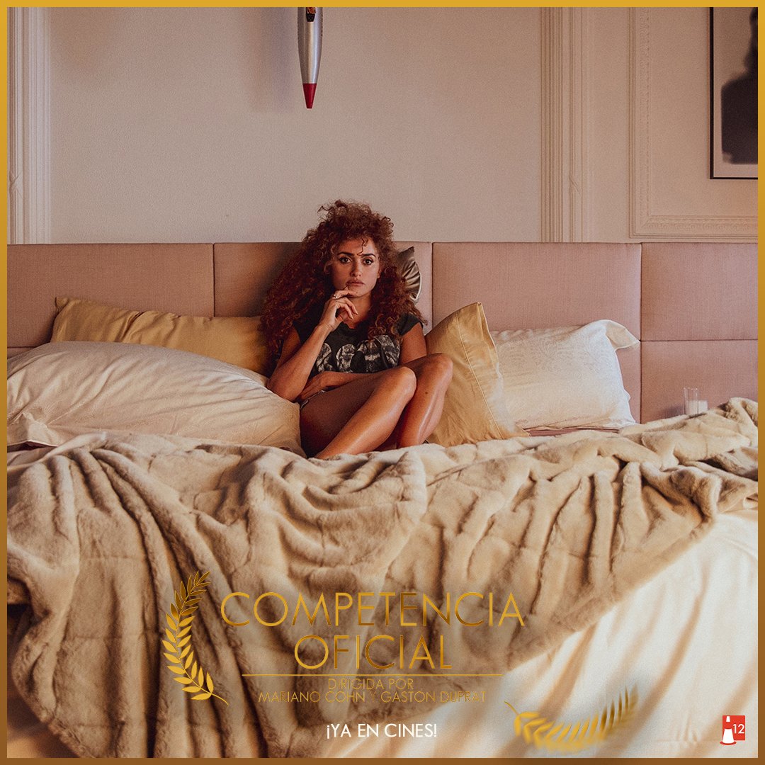 Domingo de sofá y manta... ¿Qué bajona, no?

#CompetenciaOficial te espera en las salas de cine. ¡No te la pierdas! 📽️