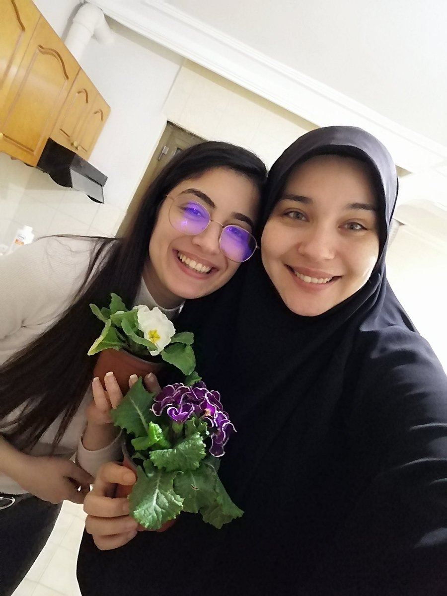 Büro Müdürümüzün organize ettiği Emekçi kadınlar günümüzü kutladık. Bu naif hediyeniz için teşekkür ederiz müdürüm iyi ki varsınız 🥰
<a href="/kmaz_ender/">Ender Bıkmaz</a> <a href="/nzninan/">Nazan İnan</a>