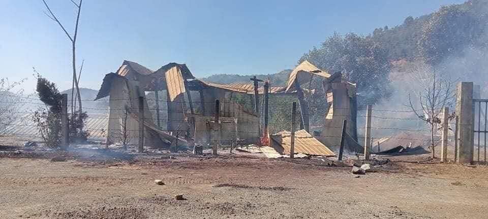 IrrawaddyNews's tweet photo. Junta troops deliberately torched 23 houses in rural areas of Falam, Chin State between March 2-6. Five houses were also damaged by junta artillery strikes during that period, said the Chin National Organization.
 (Photo: CNO) 
#WhatsHappeningInMyanmar https://t.co/RDZBfifHUU