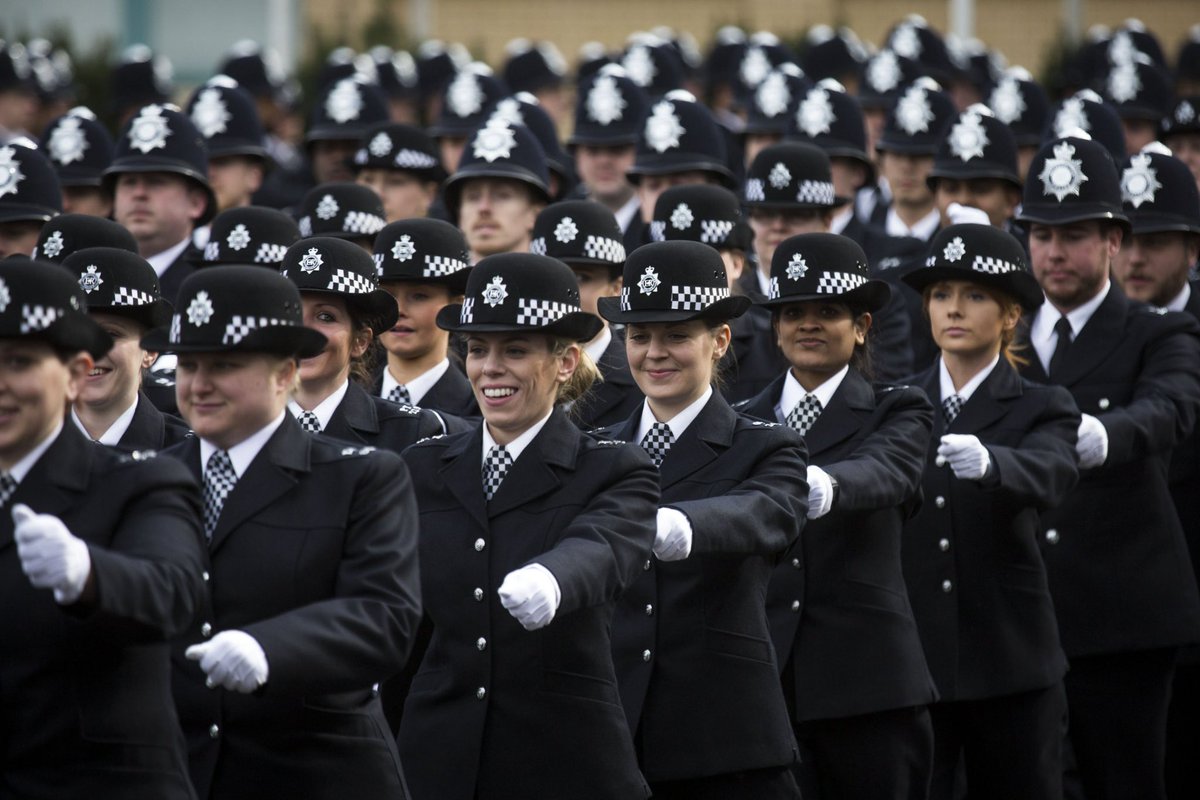 BlueLightCars's tweet photo. From us all, here at #BlueLightCars, we would all like to say a huge #HappyInternationalWomensDay. Thank you for what you do and all for your service. 🇬🇧💂🏻‍♀️👮🏽👩🏾‍🎓🧕🏼👵🏻👱🏼‍♀️👩🏾🕵🏻👩🏽‍🏭👩🏾‍✈️👩🏼‍🚒👩🏽‍⚕️🧑🏼‍✈️🇬🇧🥰 https://t.co/vK1Meq8f8D