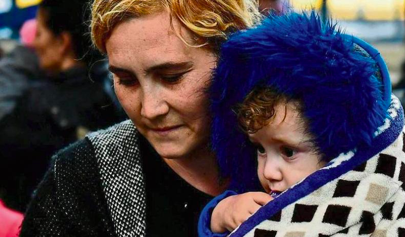 homesolutions14's tweet photo. Feliz dia de la mujer a todas! pero este año muy especialmente a esas mujeres ucranianas, que están luchando como fieras para proteger a sus familias en esta injusticia tan tremenda. Mucha fuerza para vosotras, TOD@S estamos con vosotras!  
FELIZ OCHO DE MARZO! #ochodemarzo https://t.co/PLyQf6eqmX
