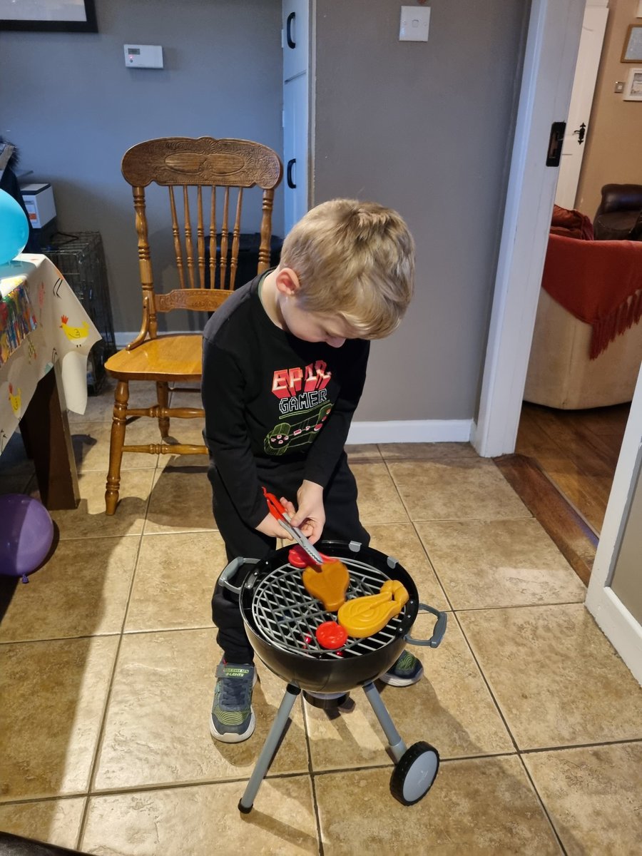 ClionaMackey's tweet photo. Happy 5th Birthday to the boss Fionn 🥳🎂 
#birthday #WEBER #five https://t.co/uqtfJoOMMr