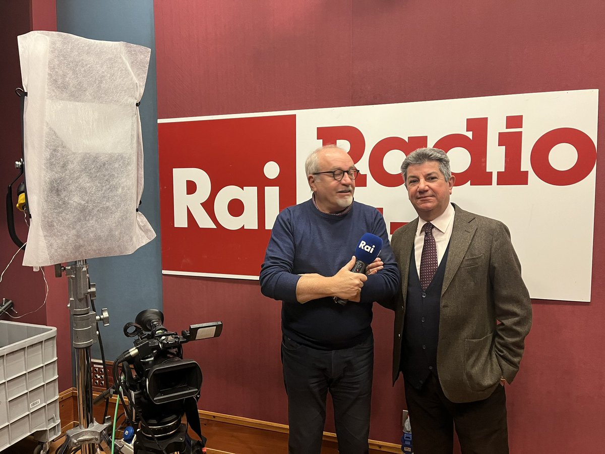 VicinanzaL's tweet photo. Con Gino Aveta per parlare del @MuseoMav di Ercolano e del museo del Vesuvio di Boscoreale. Con tanta bella musica napoletana #piazzadellesirene su #RaiRadiolive oggi in onda alle 13 (replica alle 20) e di nuovo mercoledì alle 10 e alle 17 https://t.co/q81dSaFjUv