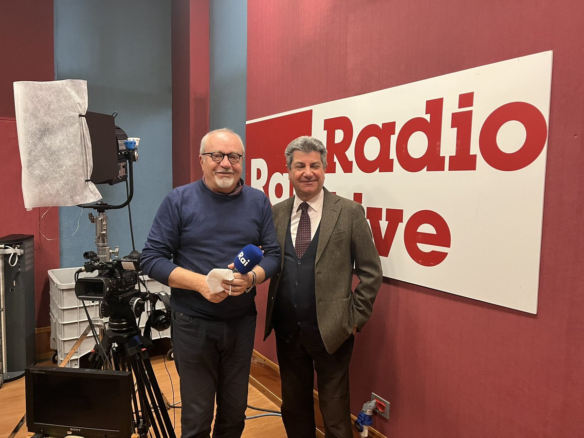 VicinanzaL's tweet photo. Con Gino Aveta per parlare del @MuseoMav di Ercolano e del museo del Vesuvio di Boscoreale. Con tanta bella musica napoletana #piazzadellesirene su #RaiRadiolive oggi in onda alle 13 (replica alle 20) e di nuovo mercoledì alle 10 e alle 17 https://t.co/q81dSaFjUv