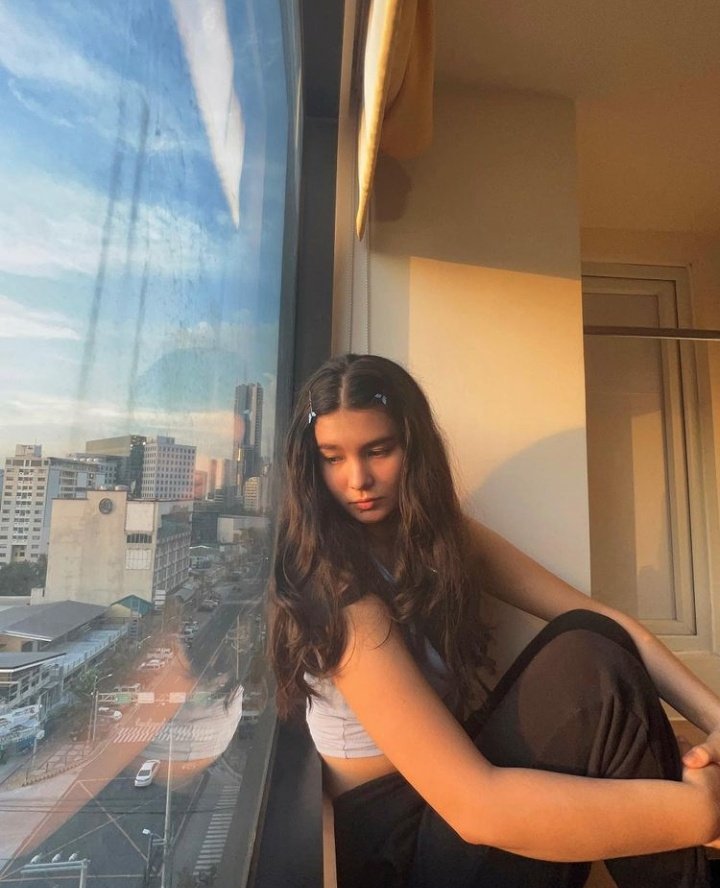 justanji_'s tweet photo. ~ she is the evidence of simplicity is beauty 💛✨ https://t.co/fzX4mC10Z5