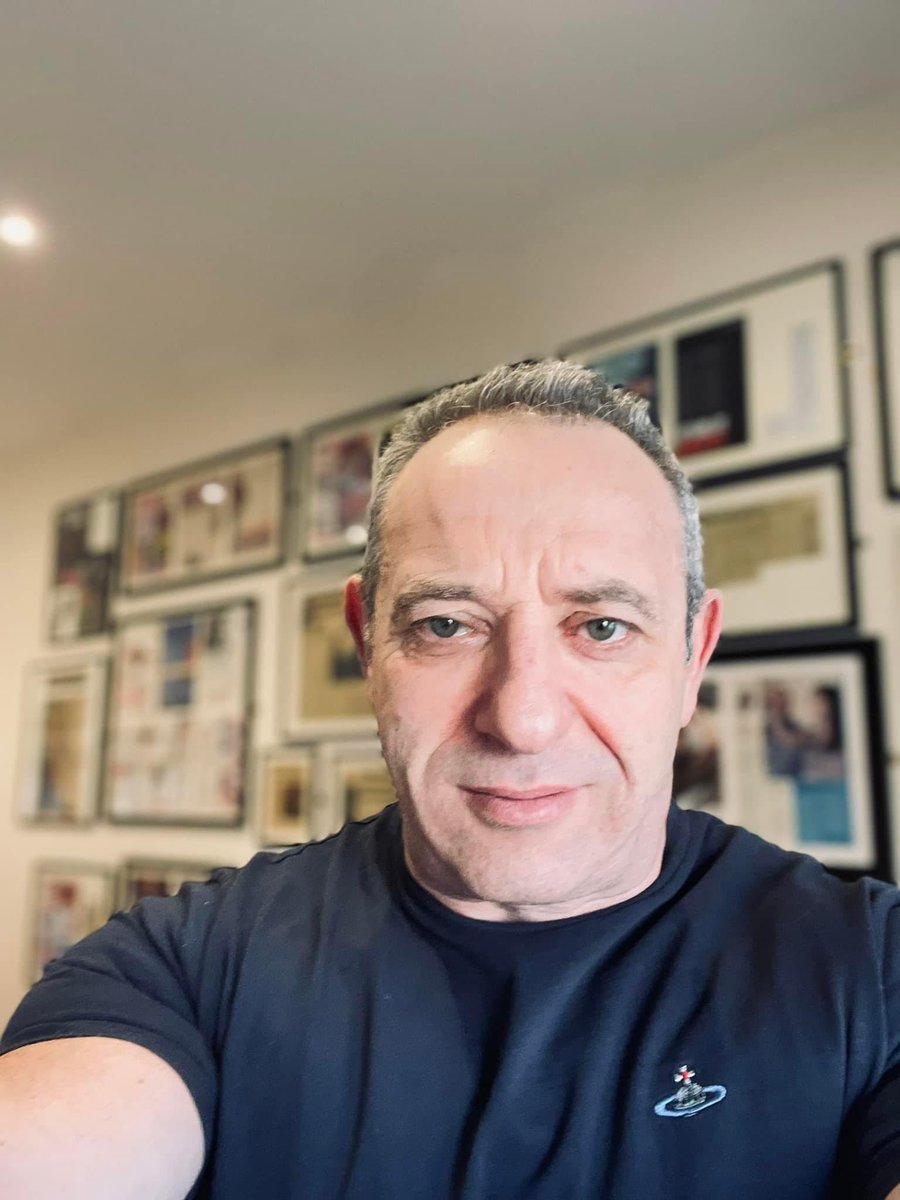 hypnosis_expert's tweet photo. Just your EXTRAordinary #Hypnosis Expert ready to save the 🌍 one client at a time…
#Hypnotising #cocaine addiction #anxiety #stopsmoking and last client finishing at 9.00pm tonight #alcholaddiction
#Hypnotherapy #CarpeDiem
#Addiction #Fears #Phobias #WeightLoss https://t.co/pbS4dYONMc