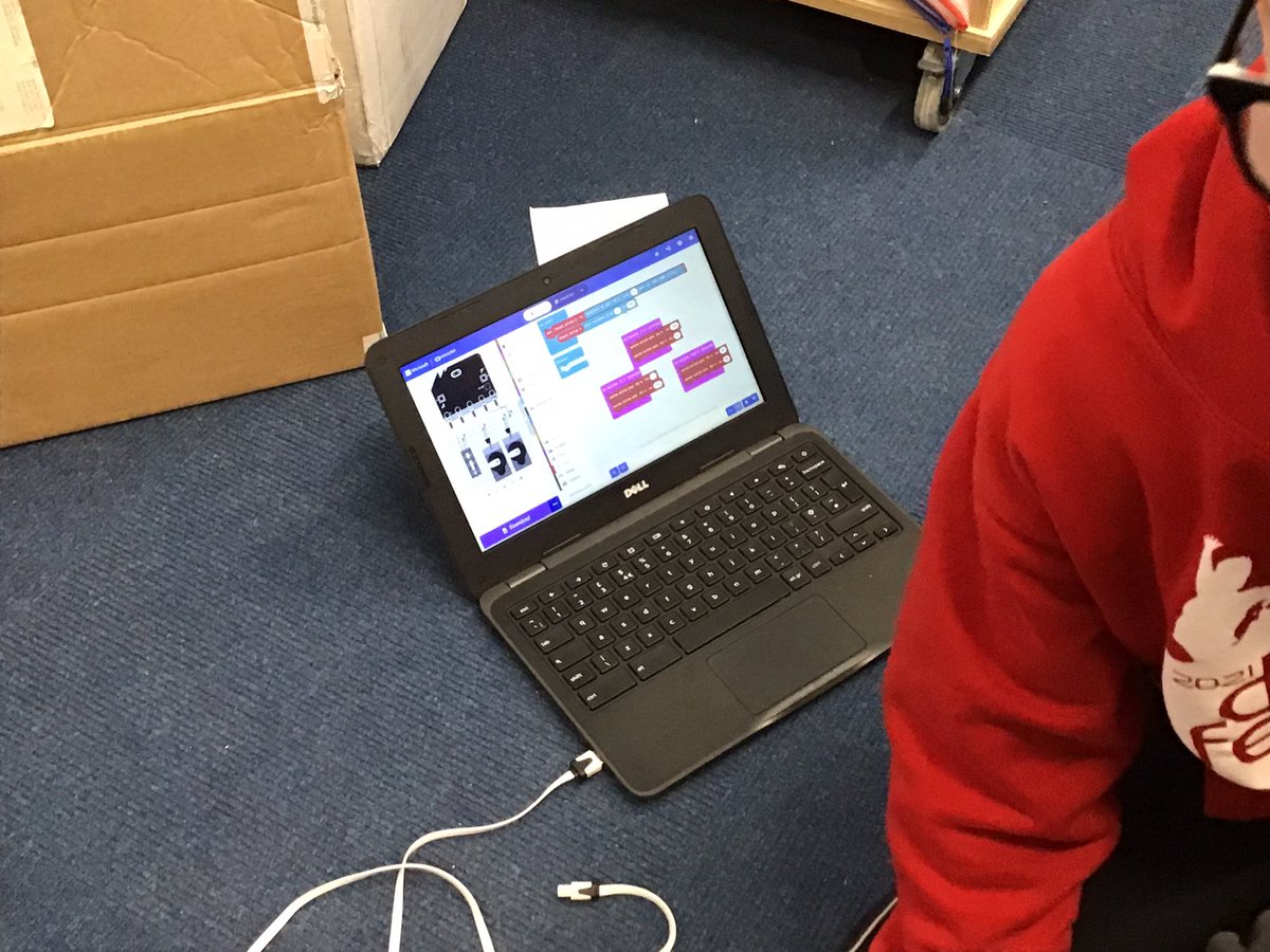 staynorHprimary's tweet photo. Team Calder are busy coding! Look at those movemini’s go🚘 #staynorcomputing @eboractrust @MrReevesKemp @MissHaigh_ @STEMLearningUK @microbit_edu @Kitronik @CodeClub @GirlsWhoCode https://t.co/t7uOkliTe9