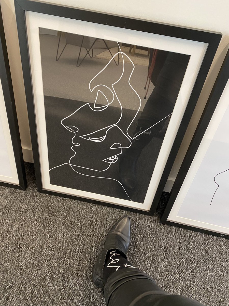 quibelog's tweet photo. Quand on t’envoie une photo avec cette légende :
« Quand tu pars en presta et que tu es assortie à la déco….. »
Ça fait plaisir!
#partout #Quibe #Closedesign #bonpied https://t.co/neIY5rFKR8