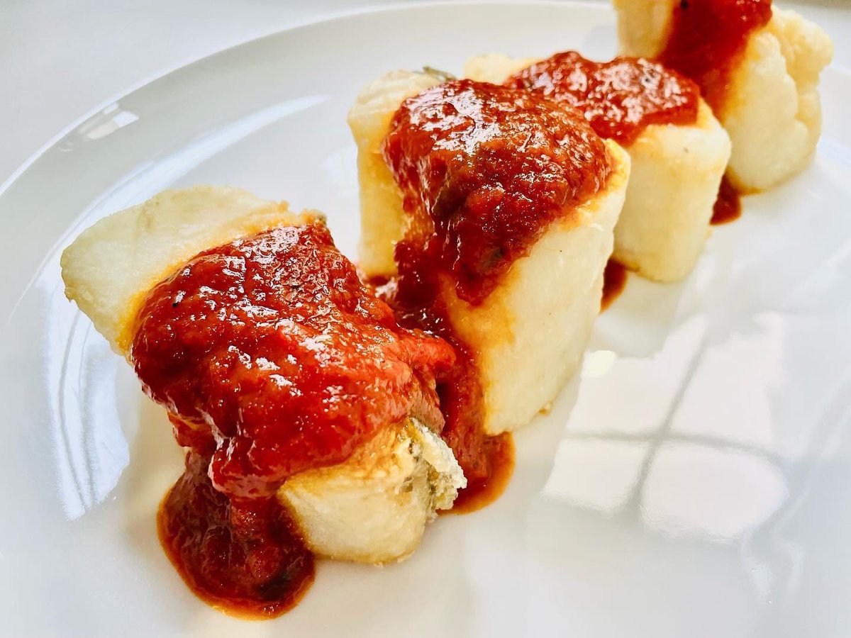 7monjas's tweet photo. 🔴| Sencilla pero riquísima receta con este magnífico lomo de #bacalao. Comer en el Restaurante #7Monjas es un auténtico lujo. Compruébalo tú mismo. ☎️ 695163375.👇🏼👇🏼👇🏼 https://t.co/6CxvBXxjgn