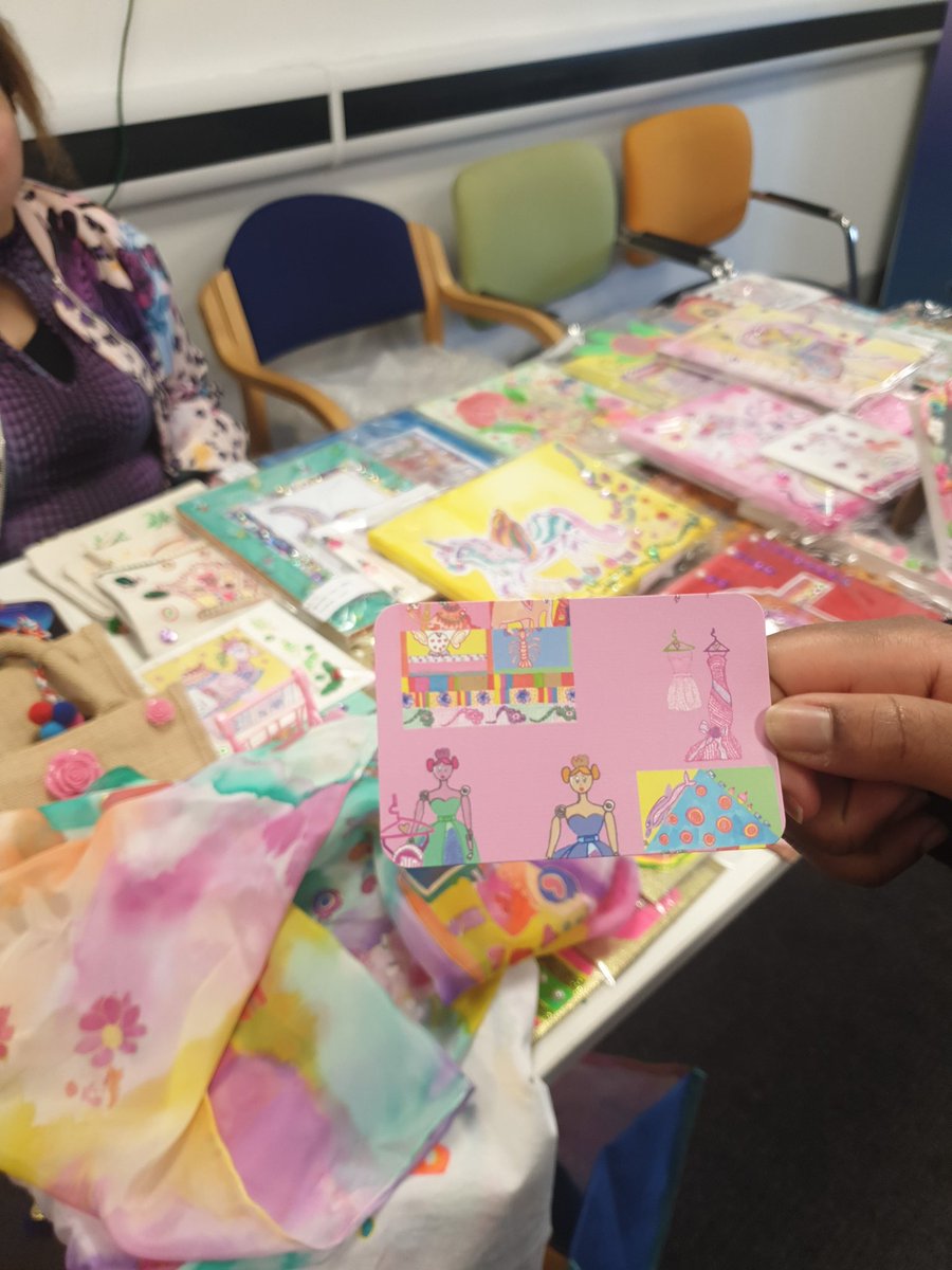 A textiles designer and Artist <a href="/iSE_CIC/">Isocialenterprise</a> #InternationalWomensDay wonderful <a href="/nazuzmah/">uzmah naz</a>