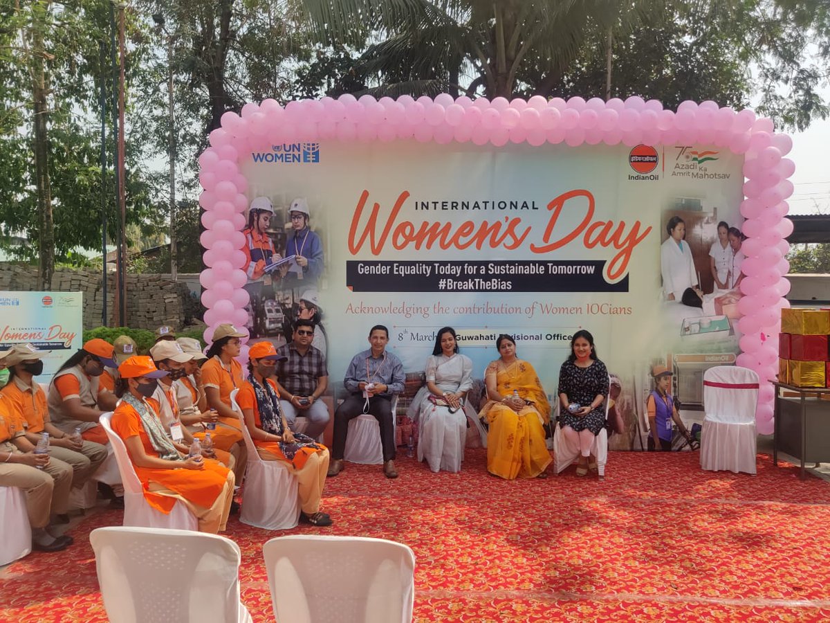 "Where there is a woman, there is magic."

To celebrate this magic, #InternationalWomensDay2022 celebrated across various Petrol Pumps of IndianOil under #IndianOilAOD.
#NaariShakti  #WomensDay #womenempowerment  #BreakTheBias #BreakingTheBias