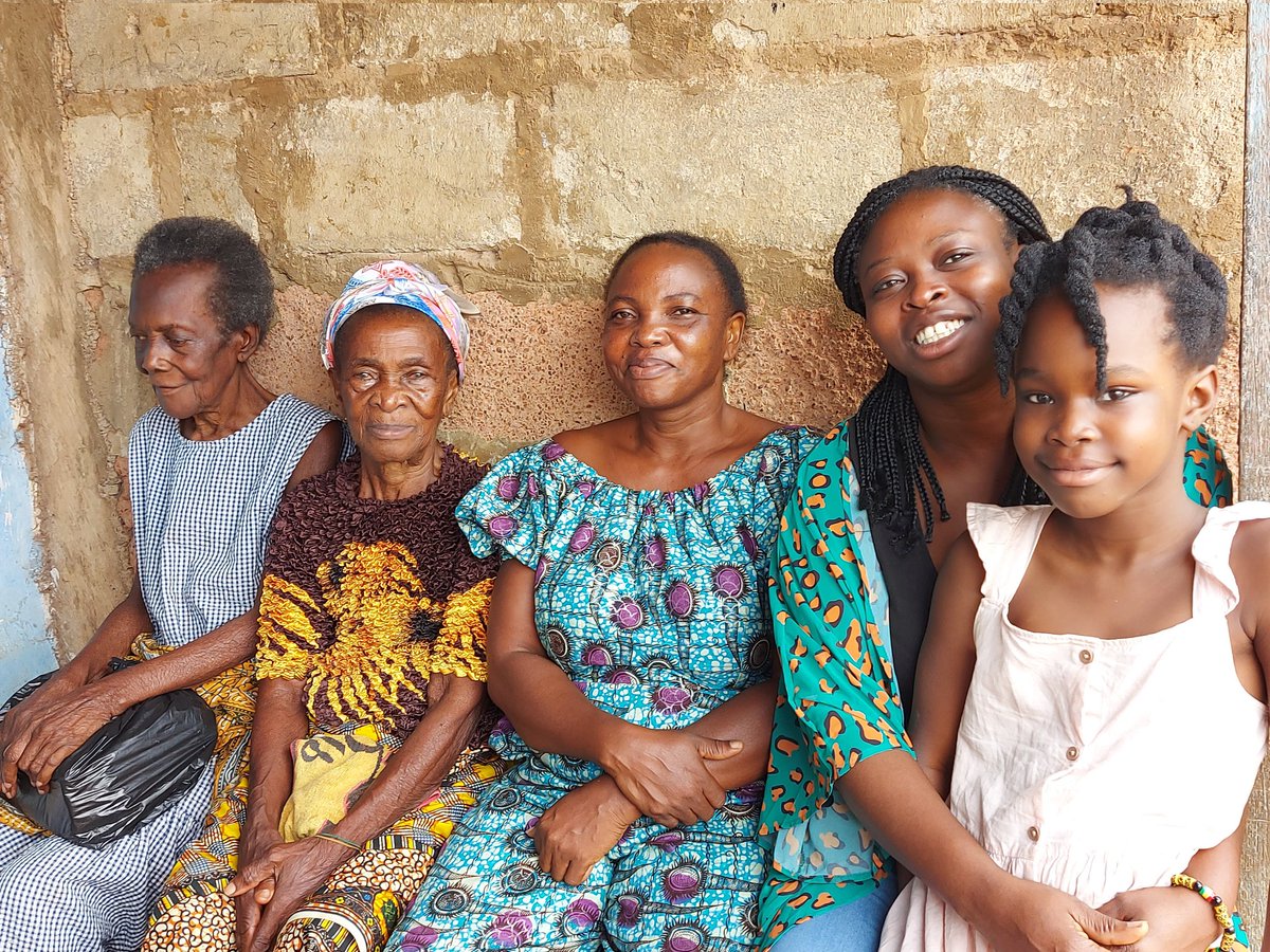 African Women's Liberation today and everyday !!!
5 generations 1 picture 
#internationalwomensday #InternationalWomensDay2022 
#KillTheBill 
#foodright 
#weseedchange
#foodsovereignty 
#agroecology 
#climateaction 
#indigenousfoodsovereignty