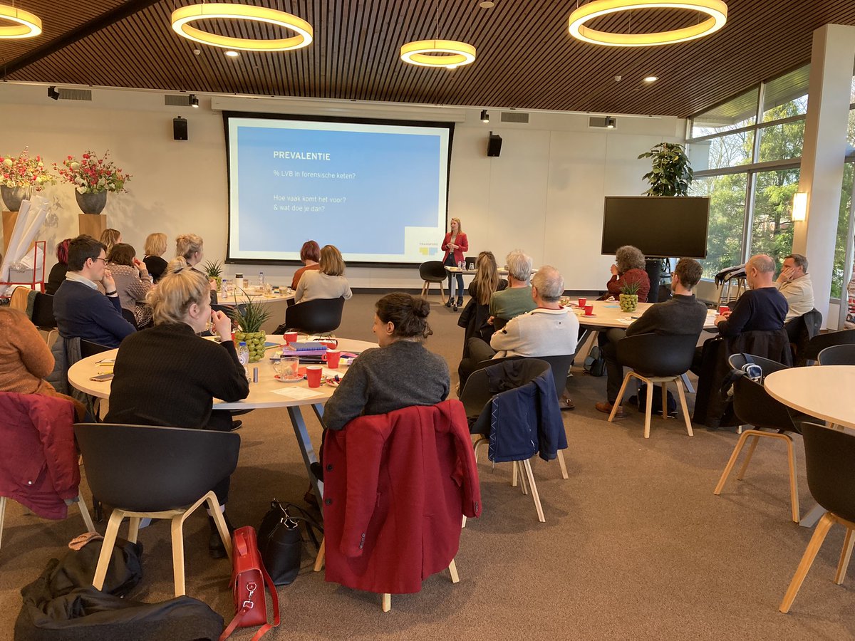LiekeChris's tweet photo. Samen met collega’s kennis delen en sparren over goede zorg! https://t.co/OclaMwDaCH