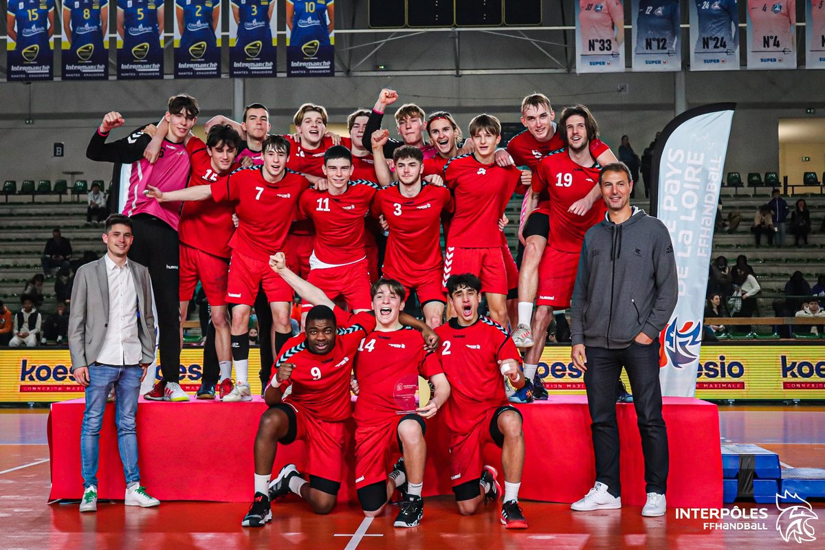 HandDayfr's tweet photo. Retour des Interpôles masculins avec l'édition 2022 organisés du côté de Nantes ! 🙂
La Ligue AURA remporte cette édition aux dépens de la l'île de France et l'Occitanie monte sur le podium 👏
#handball #interpoles
https://t.co/sQm7PAoXnU https://t.co/kyMuPKpaOp