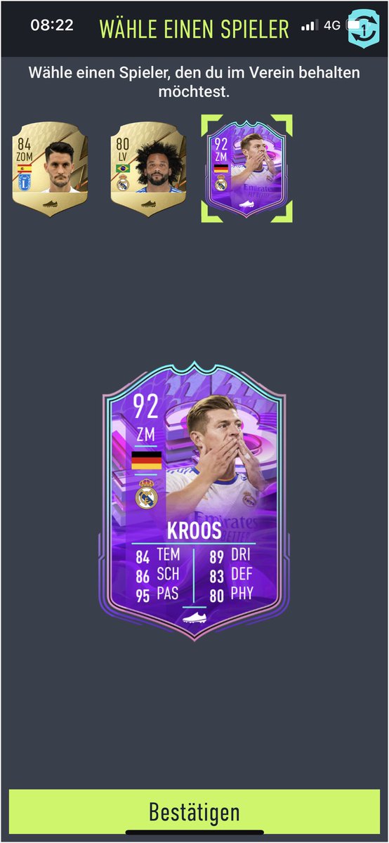 nb_flo44's tweet photo. @FUTMentor After 15 picks i got him during class https://t.co/waVGFGJy8f