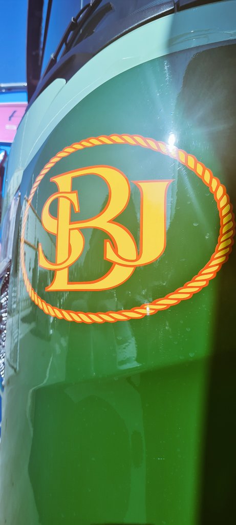 SJHub1's tweet photo. We are looking for drivers in #Denbigh #Class1 get in touch today. #Truckdrivers #Days #Nights #Tankers https://t.co/1o2ERRRWJO