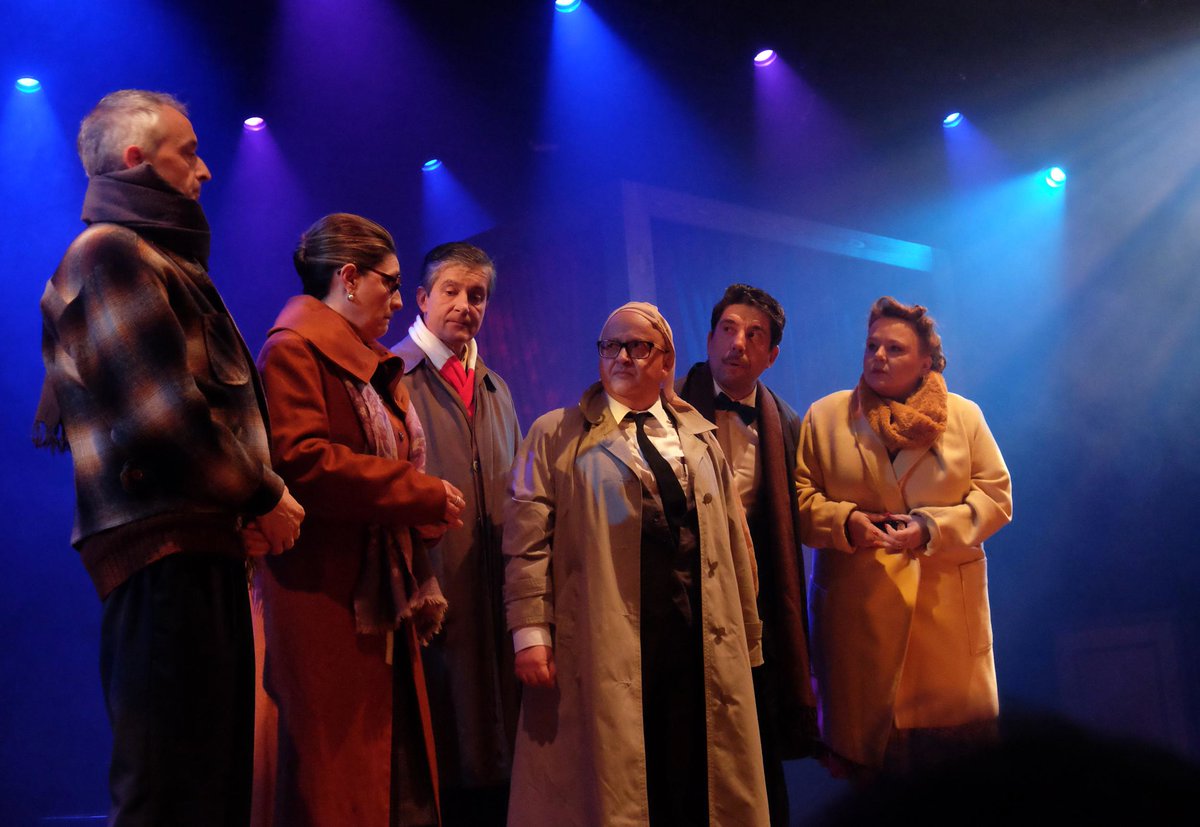 icaib's tweet photo. Increíble la representación de la obra "Atraco a las 3" por parte del Grupo de Teatro José Miguel del Campo. Lleno absoluto en los dos días de función. Enhorabuena por el gran trabajo y gracias por regalarnos tantas risas. ¡Un éxito! 🎭👏🏼 https://t.co/9lUvzhVmCx