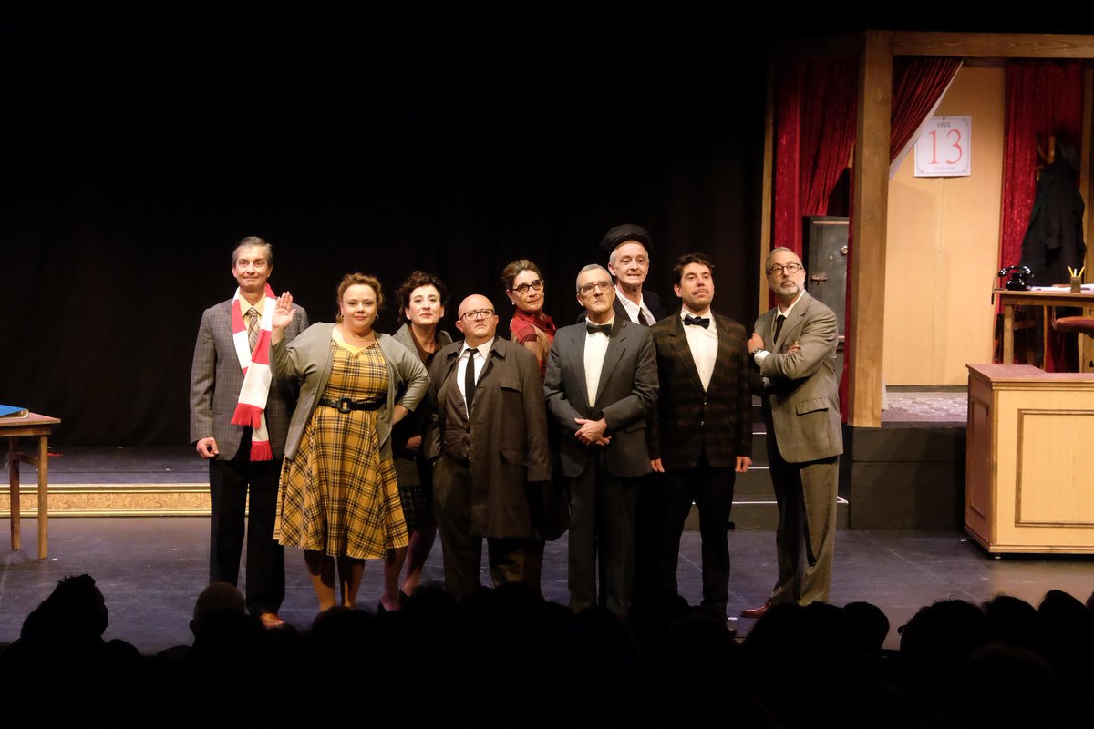 icaib's tweet photo. Increíble la representación de la obra "Atraco a las 3" por parte del Grupo de Teatro José Miguel del Campo. Lleno absoluto en los dos días de función. Enhorabuena por el gran trabajo y gracias por regalarnos tantas risas. ¡Un éxito! 🎭👏🏼 https://t.co/9lUvzhVmCx