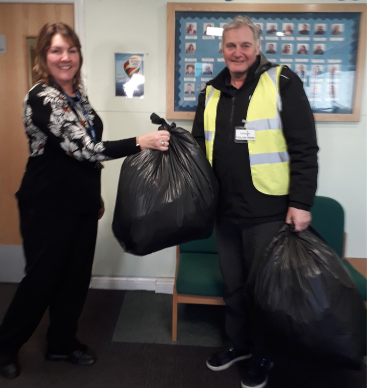 PenkfordSchool's tweet photo. Parents/Carers, Pupils and Staff #donated a total of 96 clean used #plasticcarrierbags for @StHelensFdbank in response to their #recycling #reuse appeal. Drivers from #sthelensfoodbank collected them today. #charity #community https://t.co/jokLdO8zyl