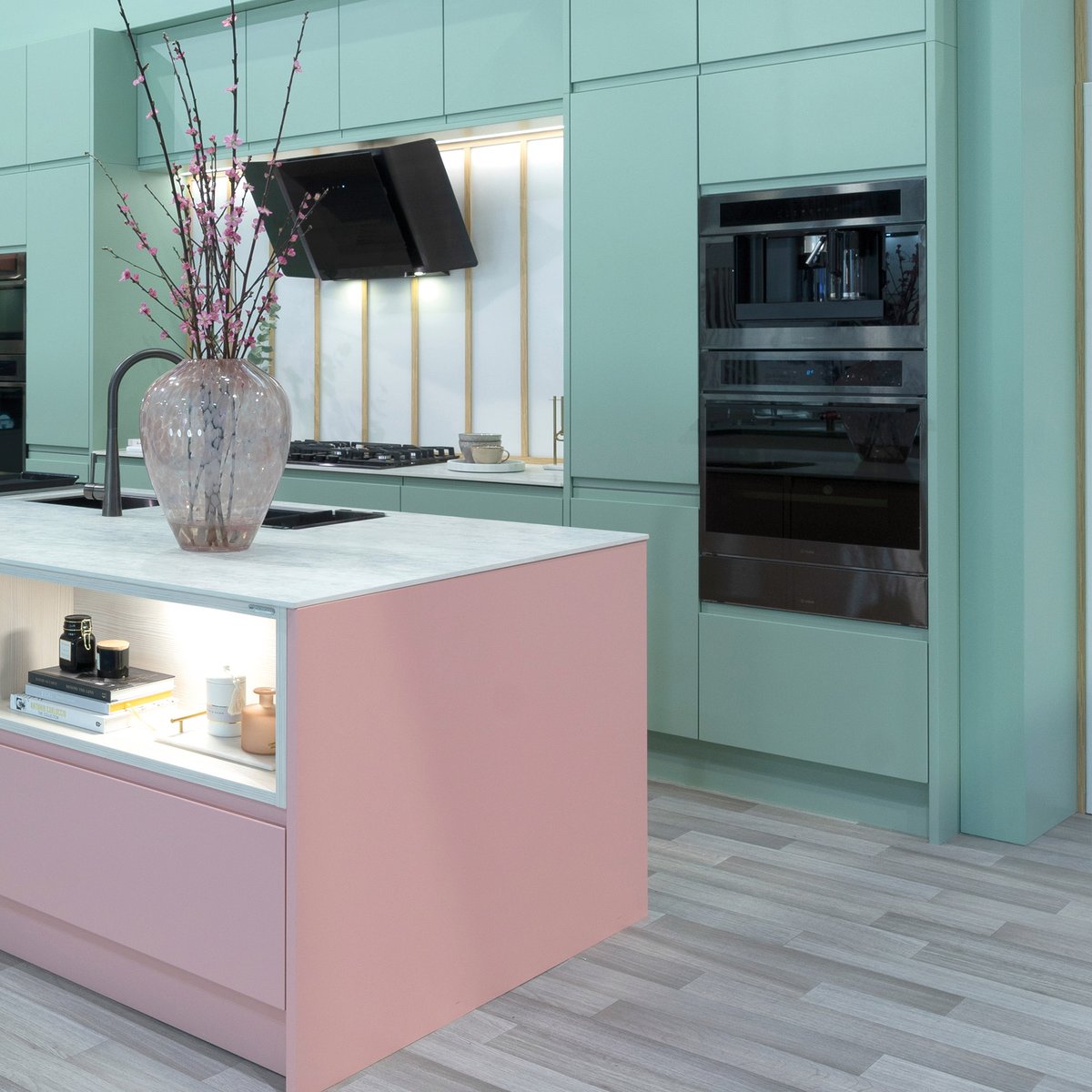 caple's tweet image. We're throwing back to some of our favourite looks from KBB 2020😍 

Which kitchen was your favourite? We're definitely going to be seeing lots more green kitchens in 2022 to fit in with the biophilic trend!

Find out more here: buff.ly/2q30Yii

#CapleQuality #KBB2020